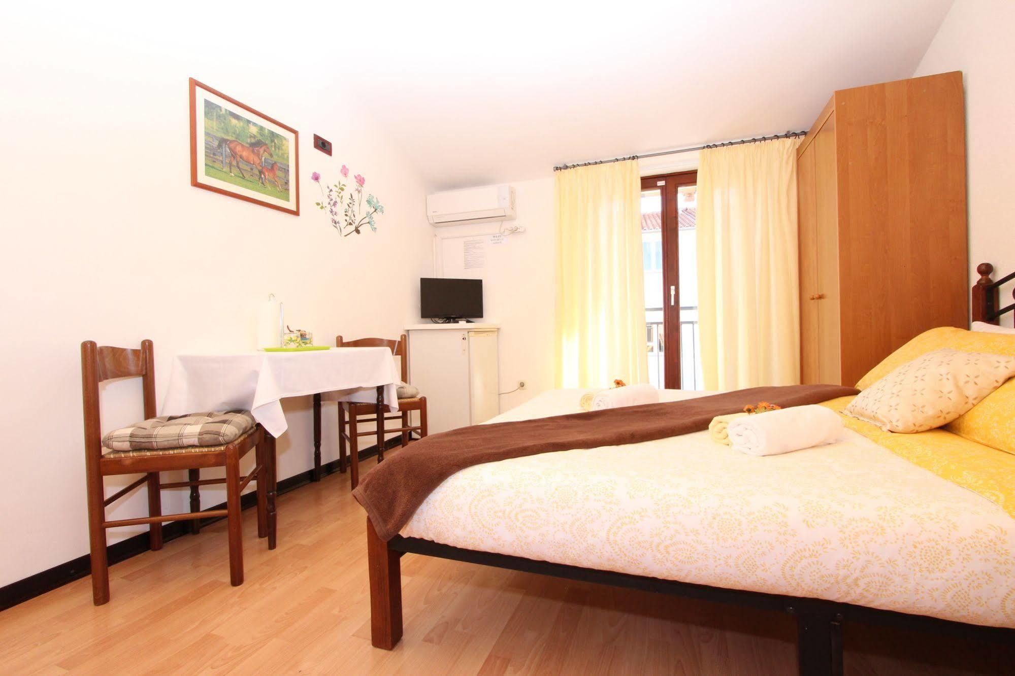 Rooms And Apartment Matosevic Rovinj Eksteriør bilde